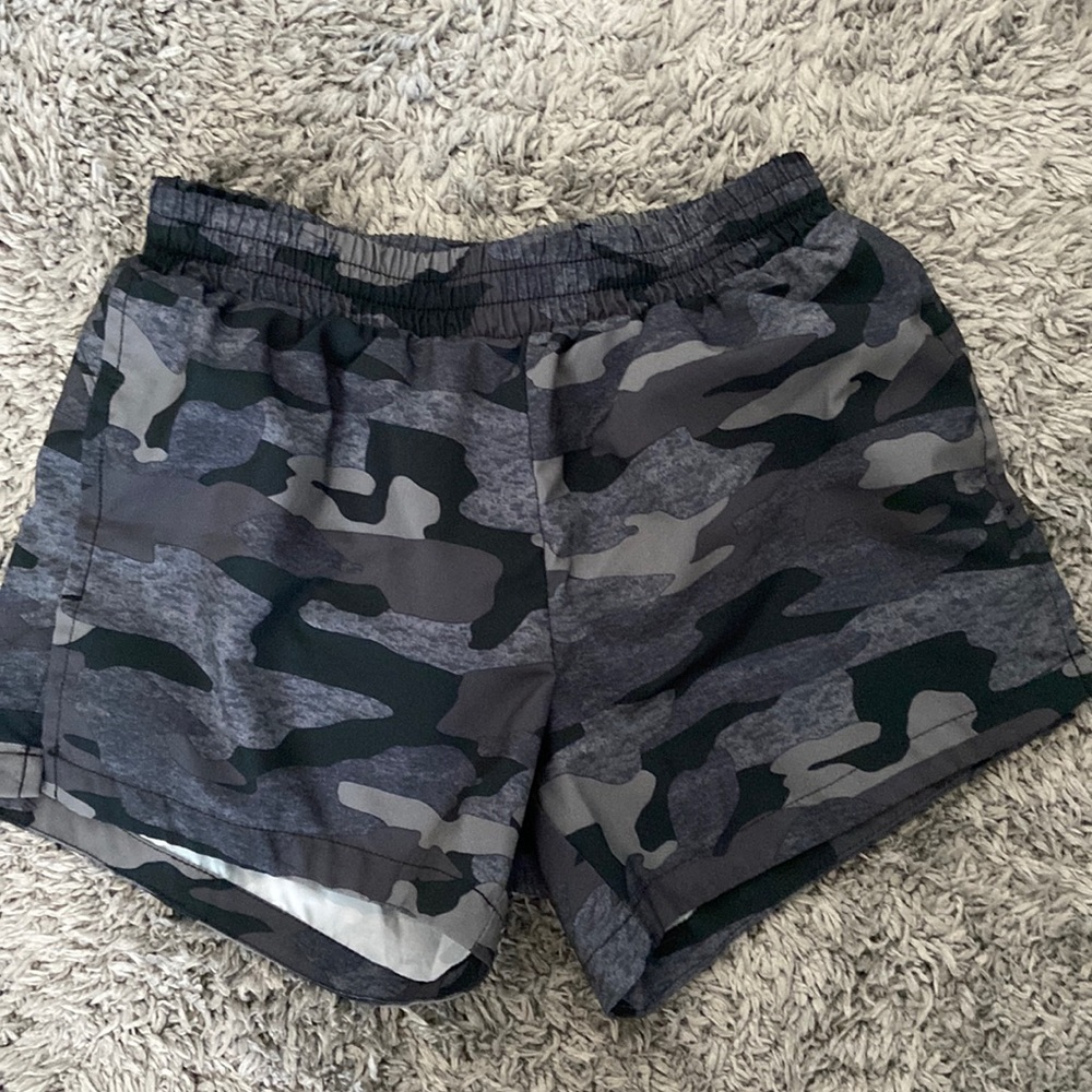 Old Navy kids size XL (14) camo athletic shorts